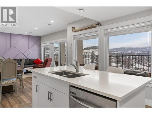 1325 Sladen Crescent, Kelowna, BC - Indoor Photo Showing Kitchen With Double Sink