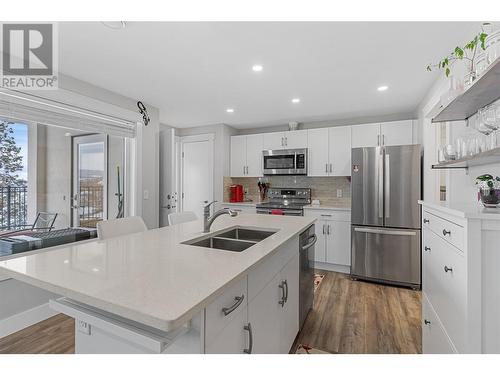 1325 Sladen Crescent, Kelowna, BC - Indoor Photo Showing Kitchen With Double Sink