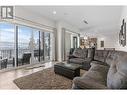 1325 Sladen Crescent, Kelowna, BC  - Indoor Photo Showing Living Room 