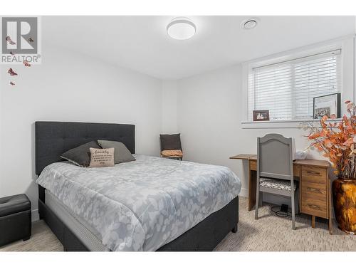 1325 Sladen Crescent, Kelowna, BC - Indoor Photo Showing Bedroom