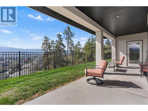 1325 Sladen Crescent, Kelowna, BC - Outdoor With Deck Patio Veranda