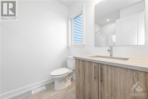 2329 Goldhawk Drive, Ottawa, ON - Indoor Photo Showing Bathroom