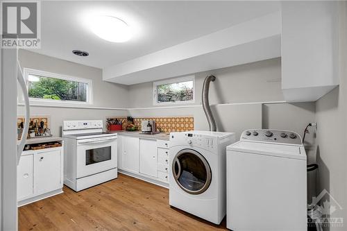 478 Coronation Avenue, Ottawa, ON - Indoor Photo Showing Laundry Room