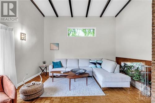 478 Coronation Avenue, Ottawa, ON - Indoor Photo Showing Living Room