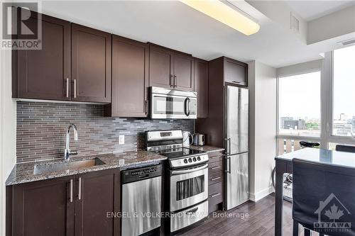 905 - 40 Nepean Street, Ottawa, ON - Indoor Photo Showing Kitchen With Upgraded Kitchen