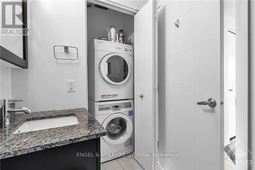 905 - 40 Nepean Street, Ottawa, ON - Indoor Photo Showing Laundry Room