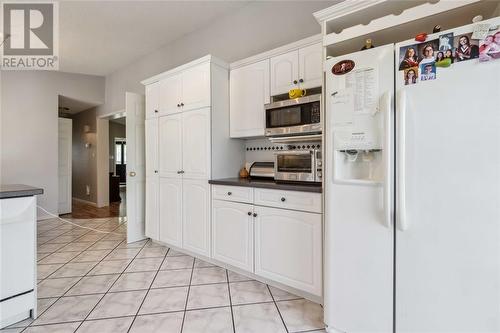 5700 Blackwell Sideroad Unit# 261, Sarnia, ON - Indoor Photo Showing Kitchen