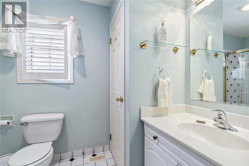 5700 Blackwell Sideroad Unit# 261, Sarnia, ON - Indoor Photo Showing Bathroom