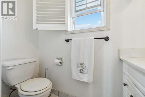 5700 Blackwell Sideroad Unit# 261, Sarnia, ON - Indoor Photo Showing Bathroom