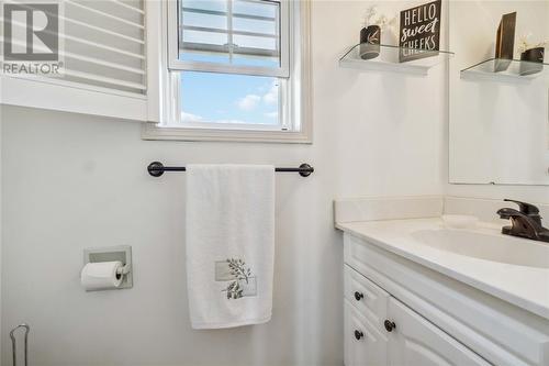 5700 Blackwell Sideroad Unit# 261, Sarnia, ON - Indoor Photo Showing Bathroom