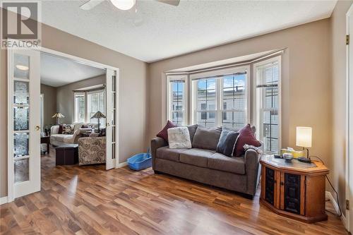 5700 Blackwell Sideroad Unit# 261, Sarnia, ON - Indoor Photo Showing Living Room