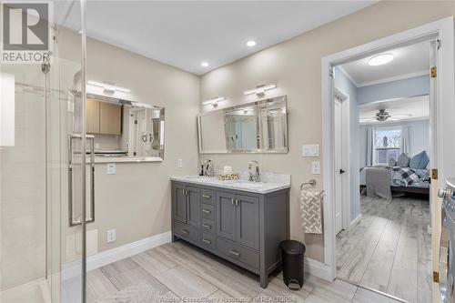 284 St. Andrews, Lakeshore, ON - Indoor Photo Showing Bathroom