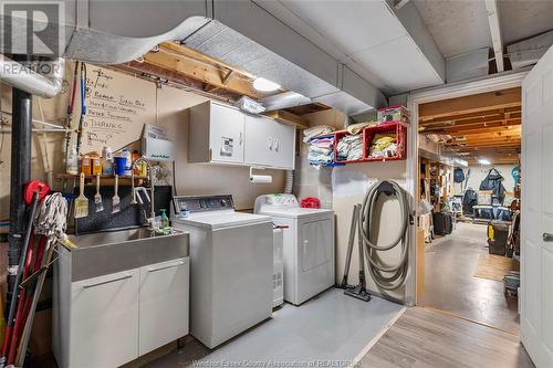 284 St. Andrews, Lakeshore, ON - Indoor Photo Showing Laundry Room