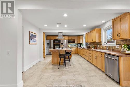 284 St. Andrews, Lakeshore, ON - Indoor Photo Showing Kitchen