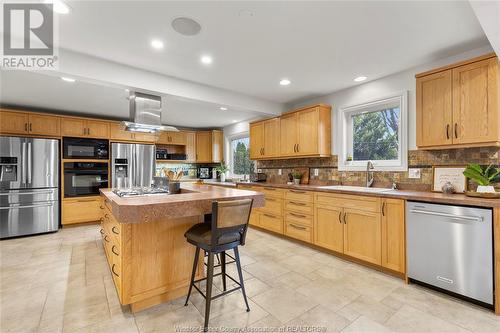 284 St. Andrews, Lakeshore, ON - Indoor Photo Showing Kitchen