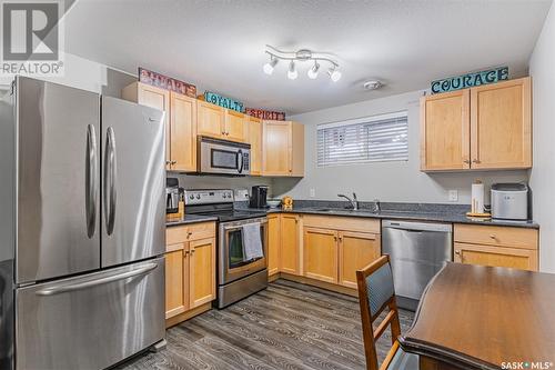 1125 15Th Street E, Saskatoon, SK - Indoor Photo Showing Kitchen With Stainless Steel Kitchen