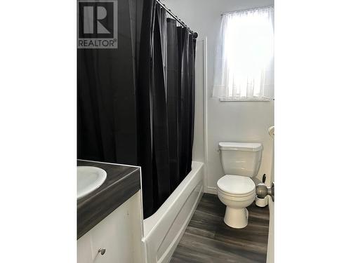 1507 5Th Street N, Cranbrook, BC - Indoor Photo Showing Bathroom