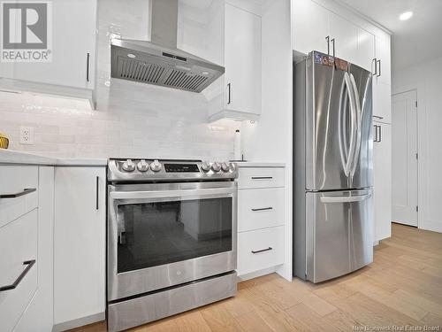 40 Amity Street, Moncton, NB - Indoor Photo Showing Kitchen With Upgraded Kitchen