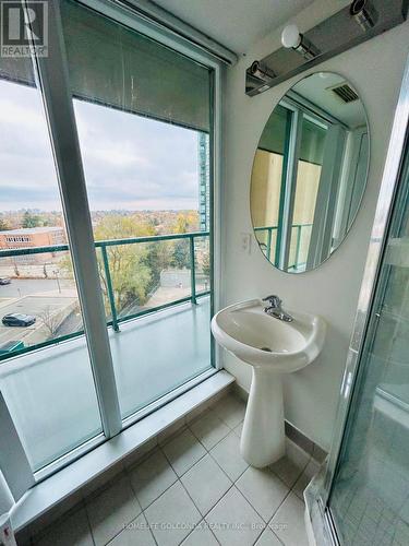 505 - 5500 Yonge Street, Toronto, ON - Indoor Photo Showing Bathroom