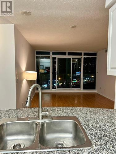 505 - 5500 Yonge Street, Toronto, ON - Indoor Photo Showing Kitchen With Double Sink