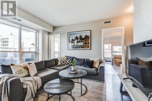 708 - 38 Cameron Street, Toronto, ON - Indoor Photo Showing Living Room