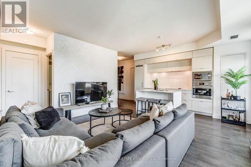 708 - 38 Cameron Street, Toronto, ON - Indoor Photo Showing Living Room