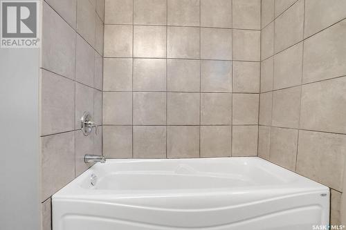 2054 Reynolds Street, Regina, SK - Indoor Photo Showing Bathroom