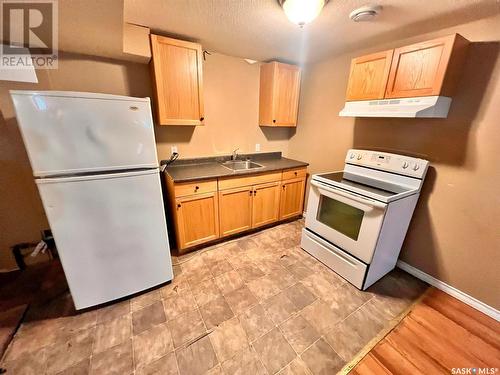 211 Broad Street, Regina, SK - Indoor Photo Showing Kitchen