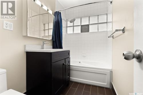 2807 Assiniboine Avenue, Regina, SK - Indoor Photo Showing Bathroom