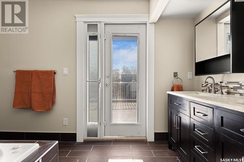 2807 Assiniboine Avenue, Regina, SK - Indoor Photo Showing Bathroom