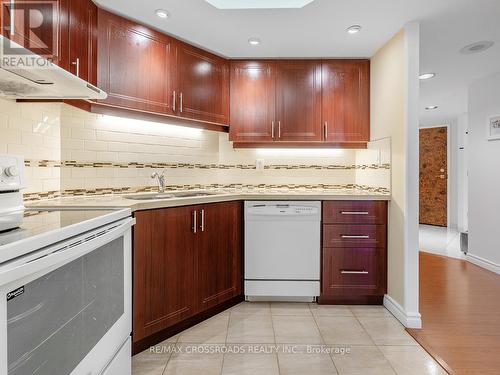 1203 - 10 Kenneth Avenue, Toronto, ON - Indoor Photo Showing Kitchen