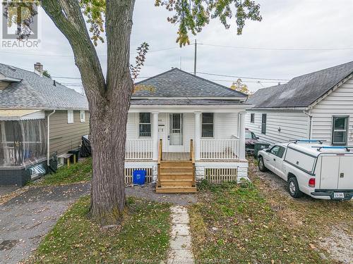 912 Mckay Avenue, Windsor, ON - Outdoor