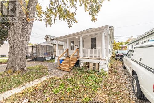 912 Mckay Avenue, Windsor, ON - Outdoor With Deck Patio Veranda