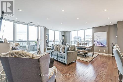 Ph 10 - 29 Northern Heights Drive, Richmond Hill, ON - Indoor Photo Showing Living Room