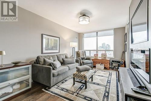 Ph 10 - 29 Northern Heights Drive, Richmond Hill, ON - Indoor Photo Showing Living Room