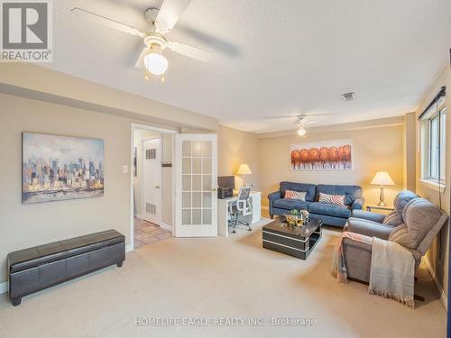 47 - 64 Poplar Crescent, Aurora, ON - Indoor Photo Showing Living Room