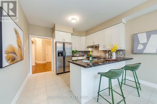 115 Martini Drive, Richmond Hill, ON - Indoor Photo Showing Kitchen