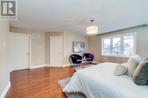 115 Martini Drive, Richmond Hill, ON - Indoor Photo Showing Bedroom