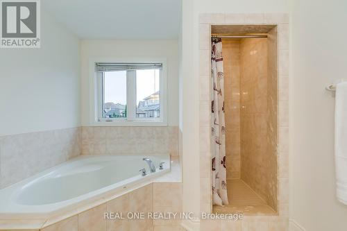 115 Martini Drive, Richmond Hill, ON - Indoor Photo Showing Bathroom