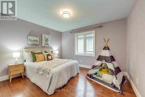 115 Martini Drive, Richmond Hill, ON - Indoor Photo Showing Bedroom