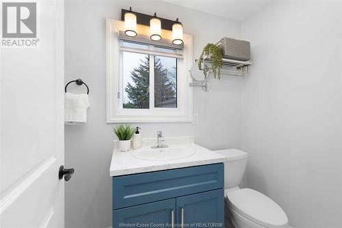 144 Hunter Avenue, Amherstburg, ON - Indoor Photo Showing Bathroom