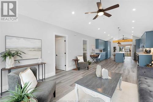 144 Hunter Avenue, Amherstburg, ON - Indoor Photo Showing Living Room