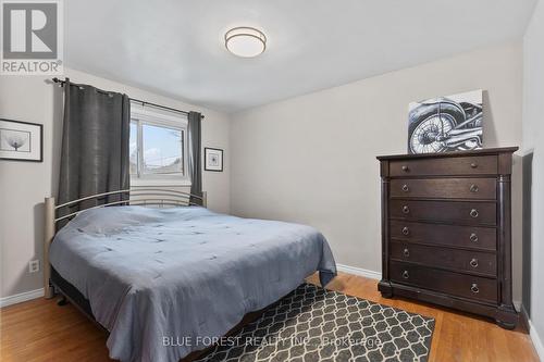 166 Gladman Avenue, London, ON - Indoor Photo Showing Bedroom