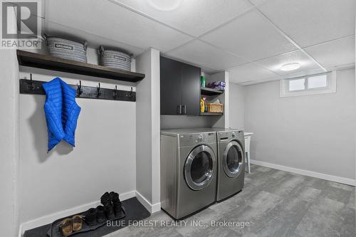 166 Gladman Avenue, London, ON - Indoor Photo Showing Laundry Room