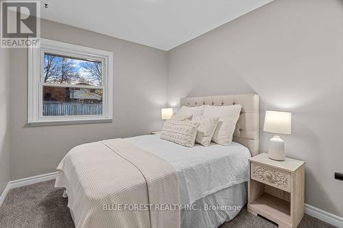 305 Panorama Crescent, London, ON - Indoor Photo Showing Bedroom