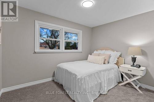 305 Panorama Crescent, London, ON - Indoor Photo Showing Bedroom