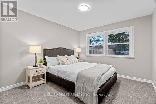 305 Panorama Crescent, London, ON - Indoor Photo Showing Bedroom