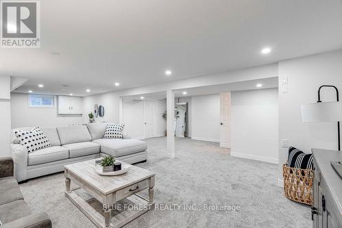 305 Panorama Crescent, London, ON - Indoor Photo Showing Living Room