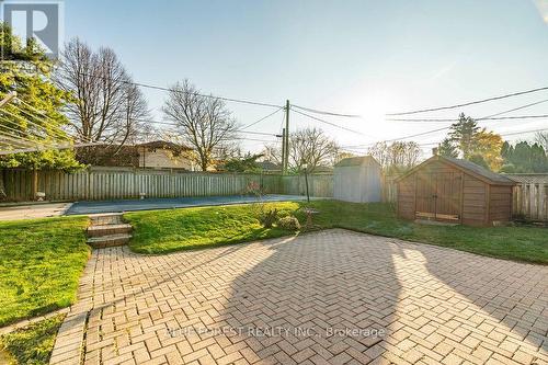 305 Panorama Crescent, London, ON - Outdoor With Backyard