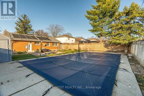 305 Panorama Crescent, London, ON - Outdoor With Backyard